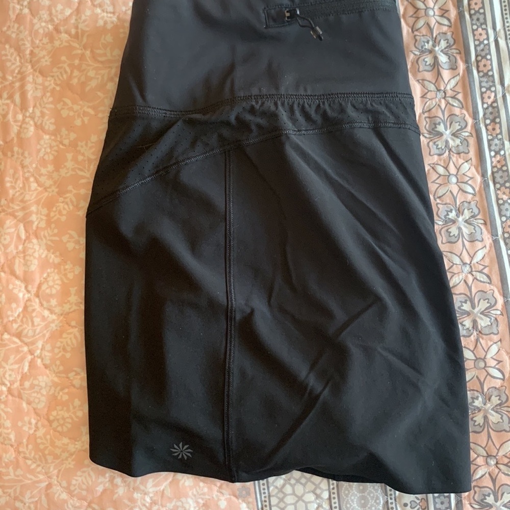 Size small skort barely worn - woman’s athletica